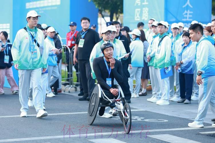 用奔跑诠释残健共融 ——残特奥会马拉松项目和深圳马拉松双赛同办